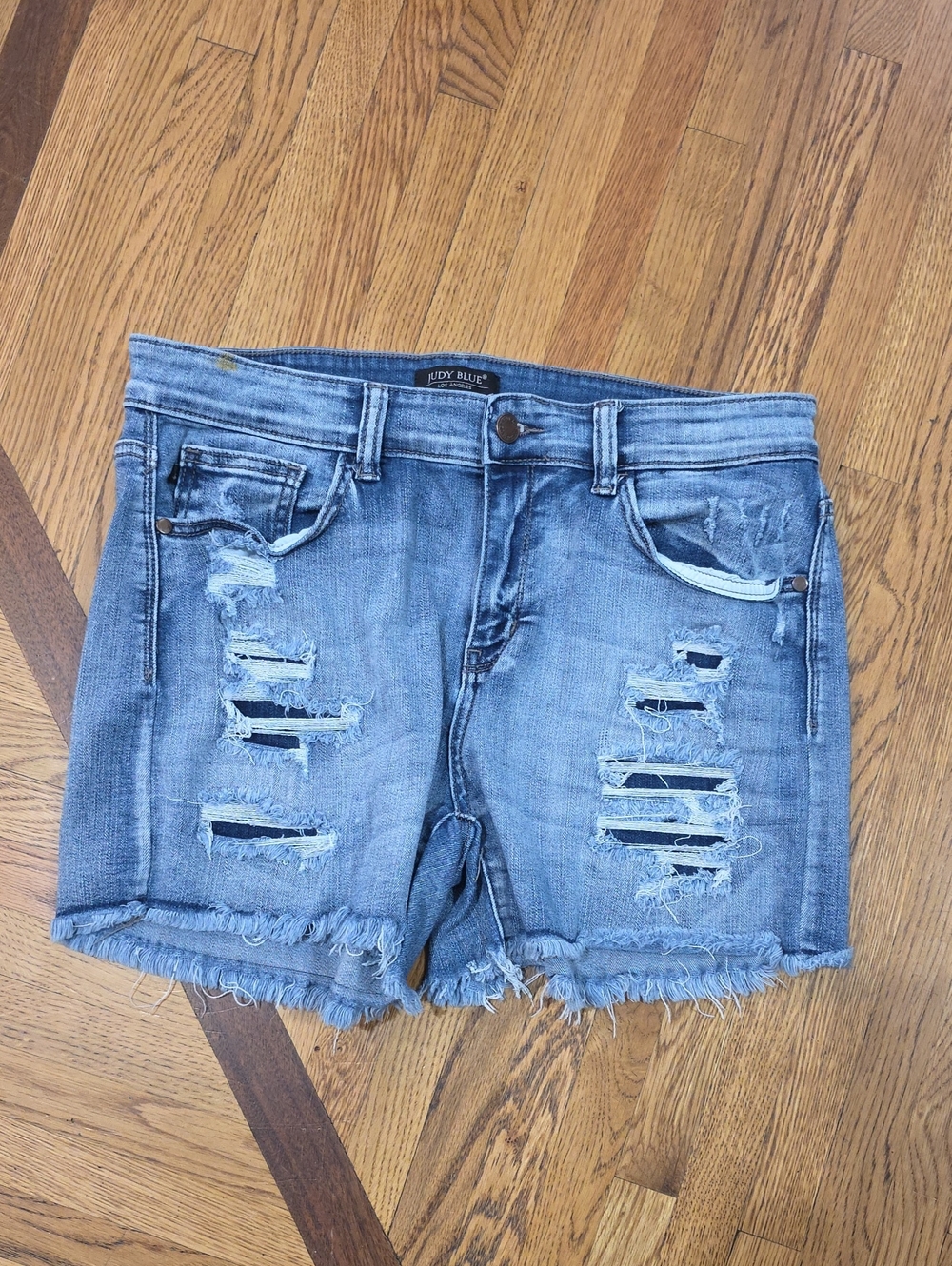 Judy Blue Medium Wash Distressed Denim Shorts Women's Size XL